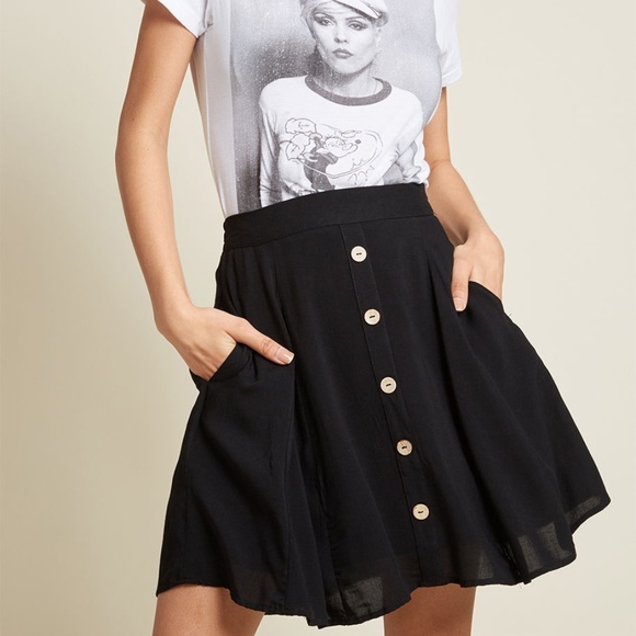 ModCloth Dresses & Skirts - Modcloth You Sassy Thing Skater Skirt